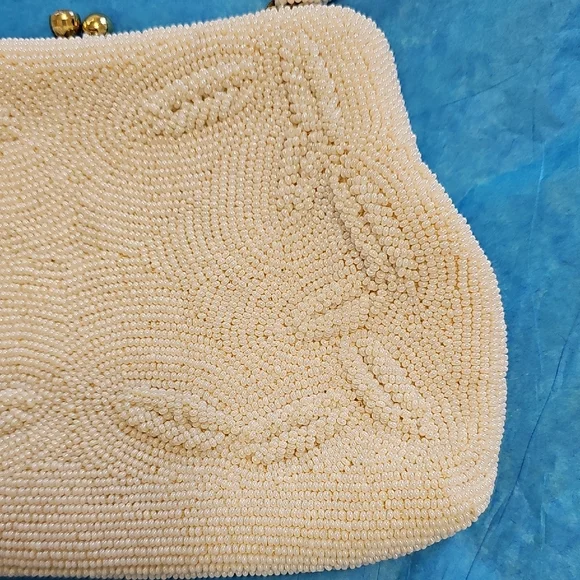 Elegant Cream Beaded Clutch - Picture 4 of 16